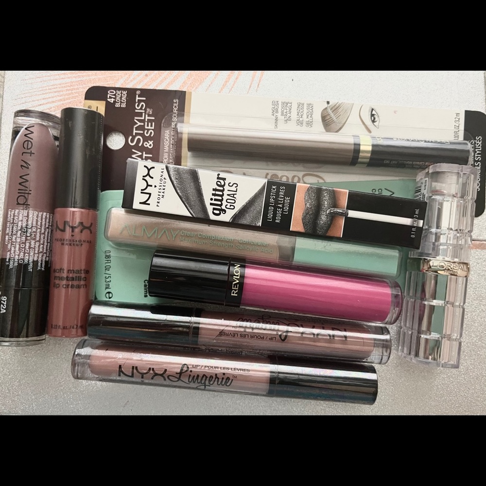 Bundle of lip and eye makeup